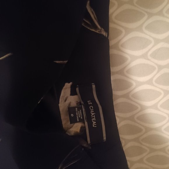 Le Cheteau skirt size 0 - Picture 2 of 2